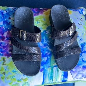 Vionic sandals, Pacific Rio, black snake, size 8
